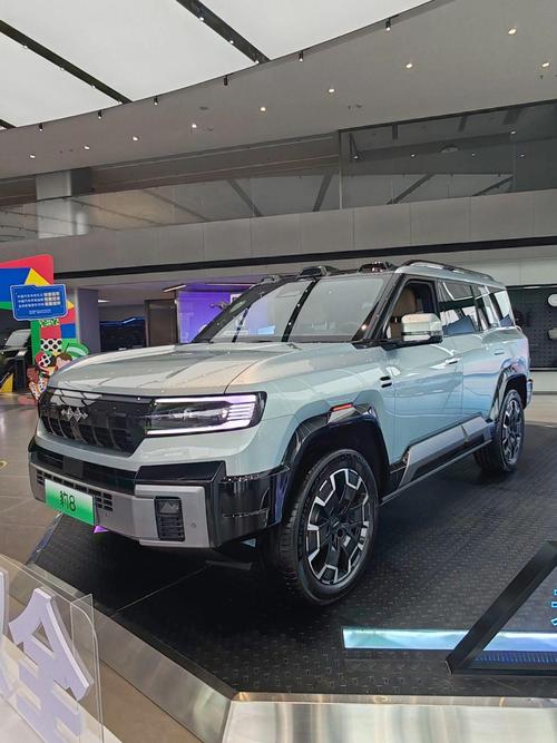 重庆136比亚迪方程豹硬派越野的爆款，英菲尼迪35周年与你共成长